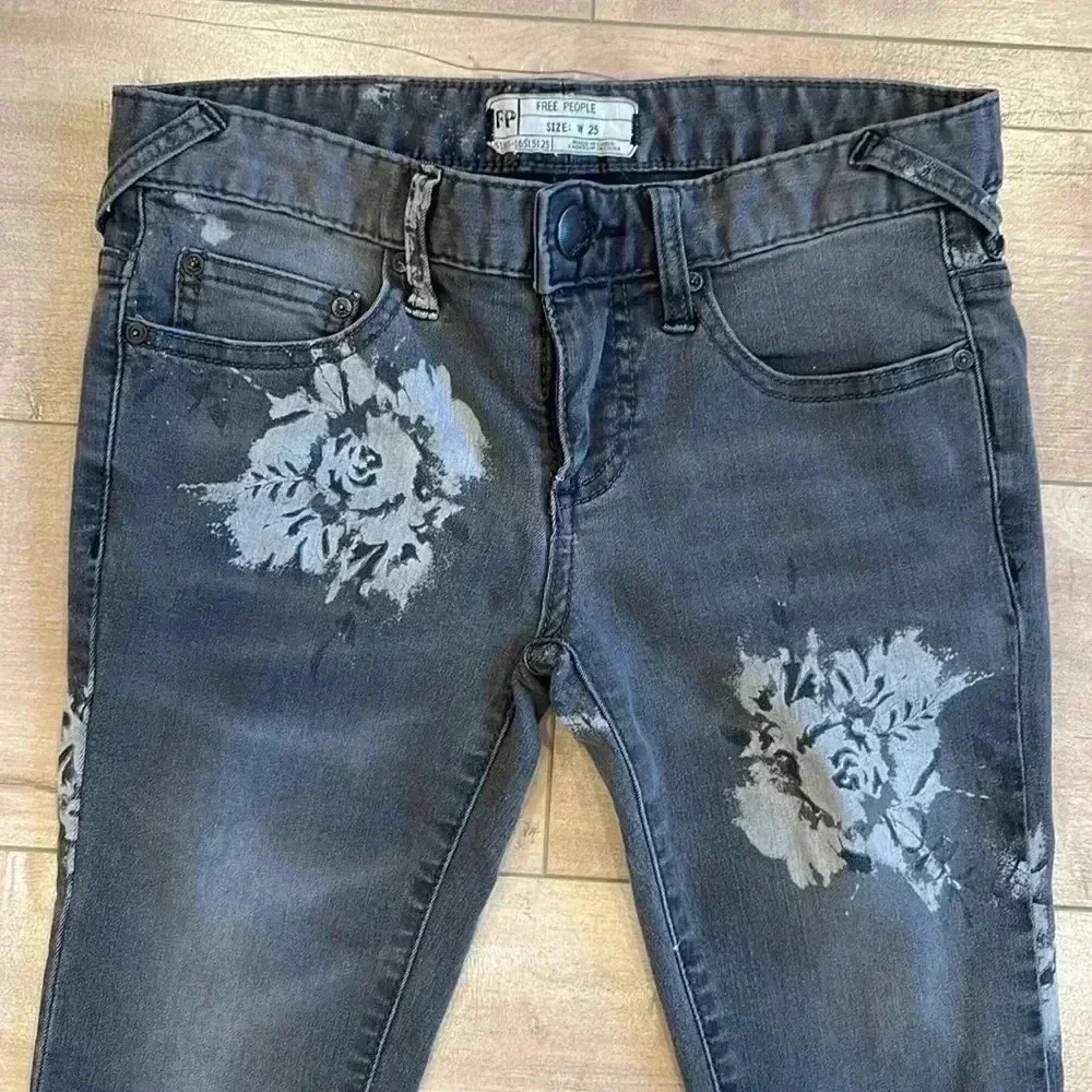 Free People Magnolia Skinny Jeans Gray Floral Sz 25